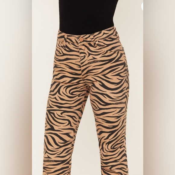 WRANGLER WOMEN'S HIGH RISE WILD WEST PURR PRINT JEANS SIZE 28 ANTHROPOLOGIE FP - Picture 2 of 13